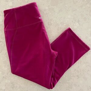 DSG Berry Capri Yoga Leggings